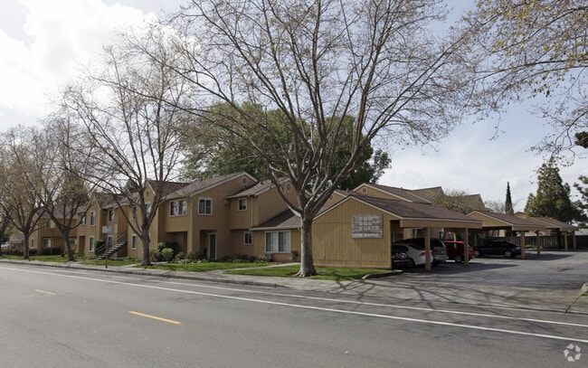 Primary Photo - Huntwood Commons