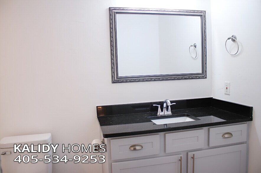 Building Photo - 4116 Overland Dr