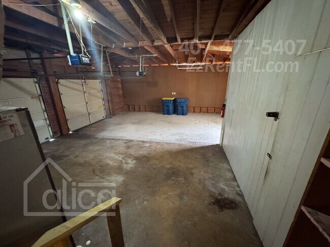 Building Photo - 6657 Blackwood Dr