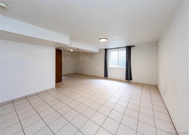 Building Photo - 838 Daffodil St