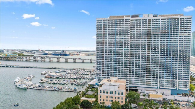 Building Photo - 1717 N Bayshore Dr