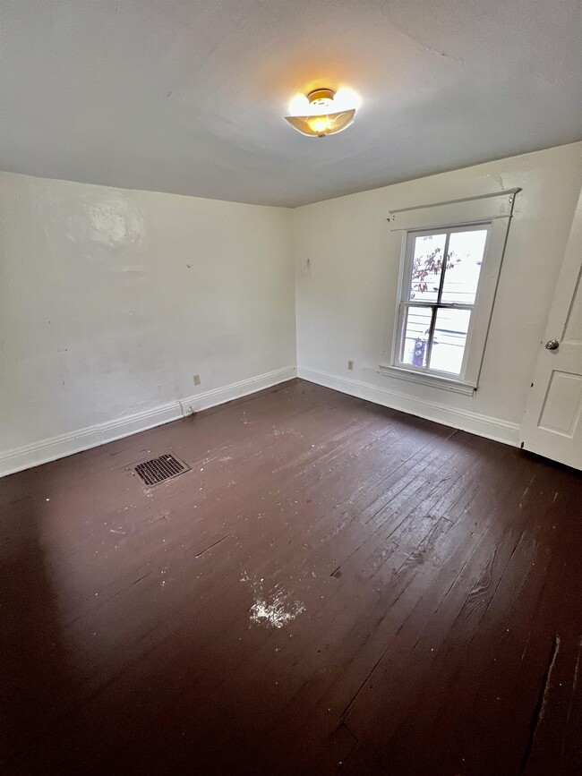 Building Photo - 975 Dorsey Ave