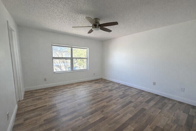 Building Photo - 2428 Summerfield Pl