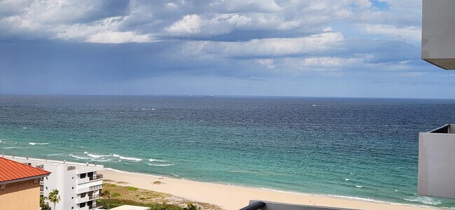 Building Photo - 405 N Ocean Blvd