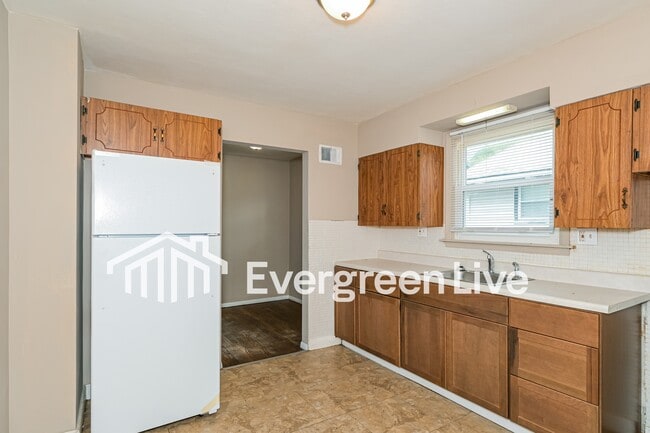 Building Photo - 20 Florissant Park Dr