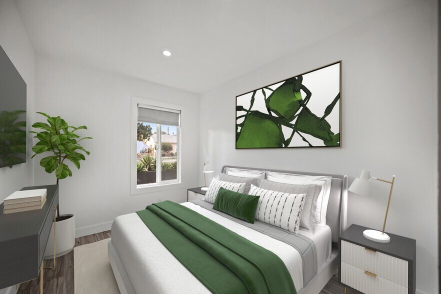 Building Photo - 1101 N Flower St