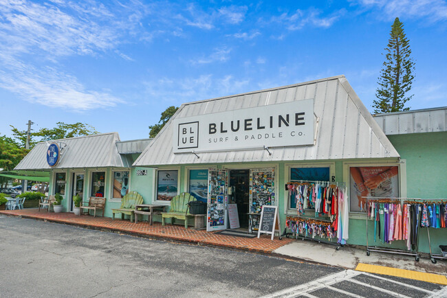 Building Photo - 275 Palm Ave