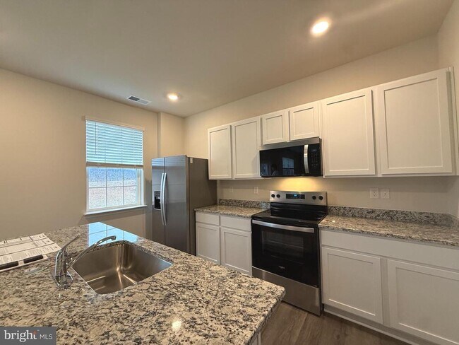 Building Photo - 328 Anconas Blvd