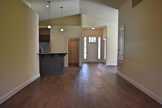 Building Photo - 211 Brandywine Rd
