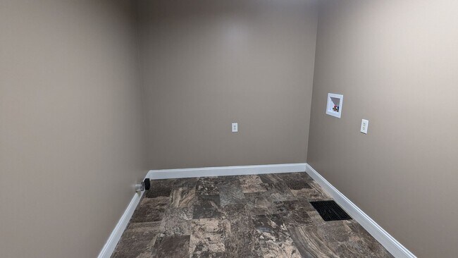 Building Photo - 3-Bedroom, 1-Bathroom Duplex Home for Rent in Perry