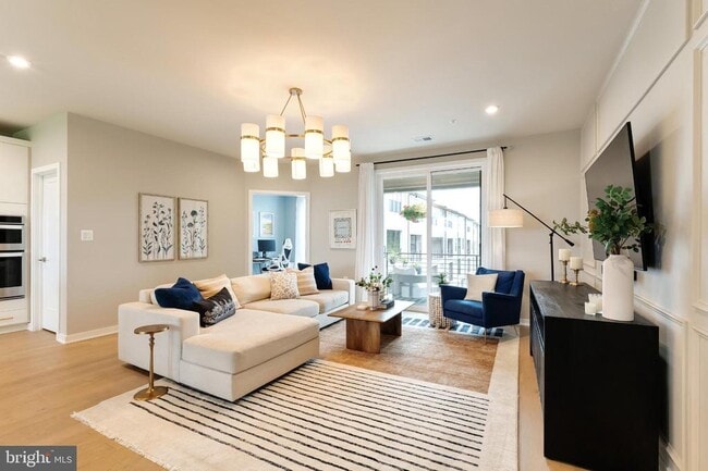 Building Photo - 22405 Claude Moore Dr