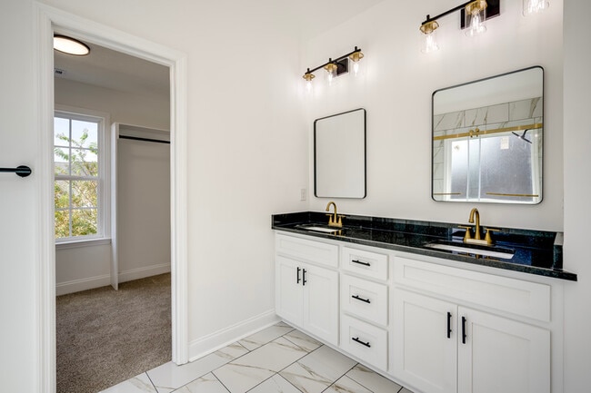 Building Photo - 412 Riley Ln