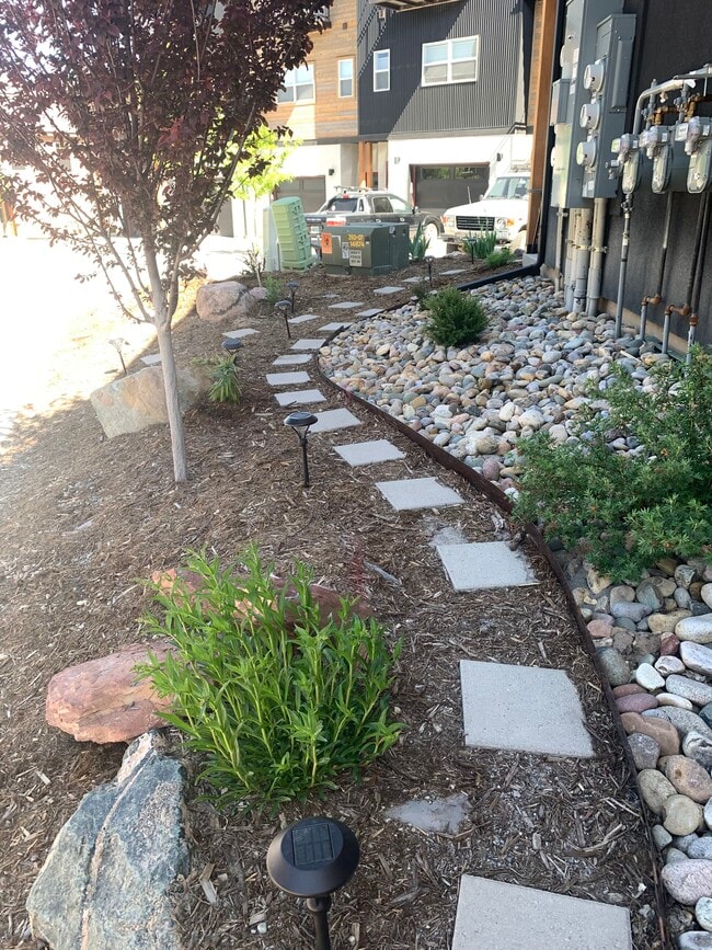 Building Photo - 002