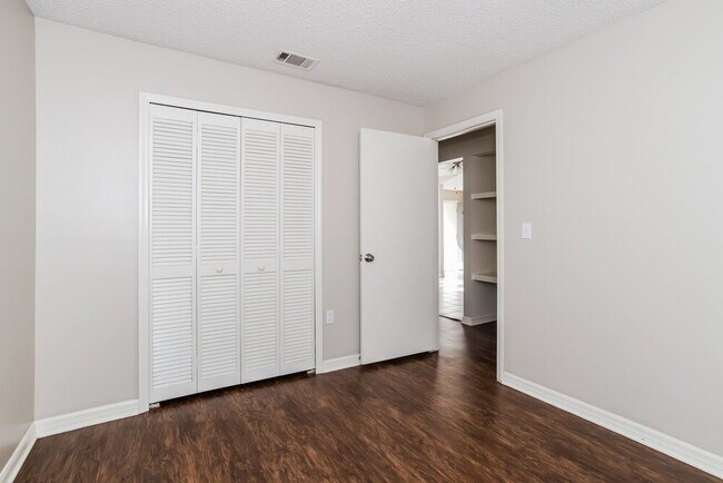 Building Photo - 2683 Black Oak Ln