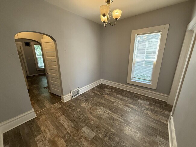 Building Photo - Spacious 1-Bedroom SE Grand Rapids
