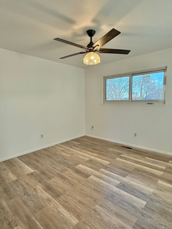 Building Photo - 2905 Scholl Dr