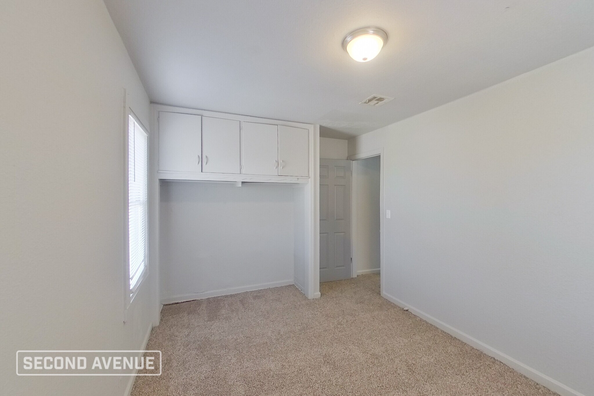 Building Photo - 2100 NE 26th St