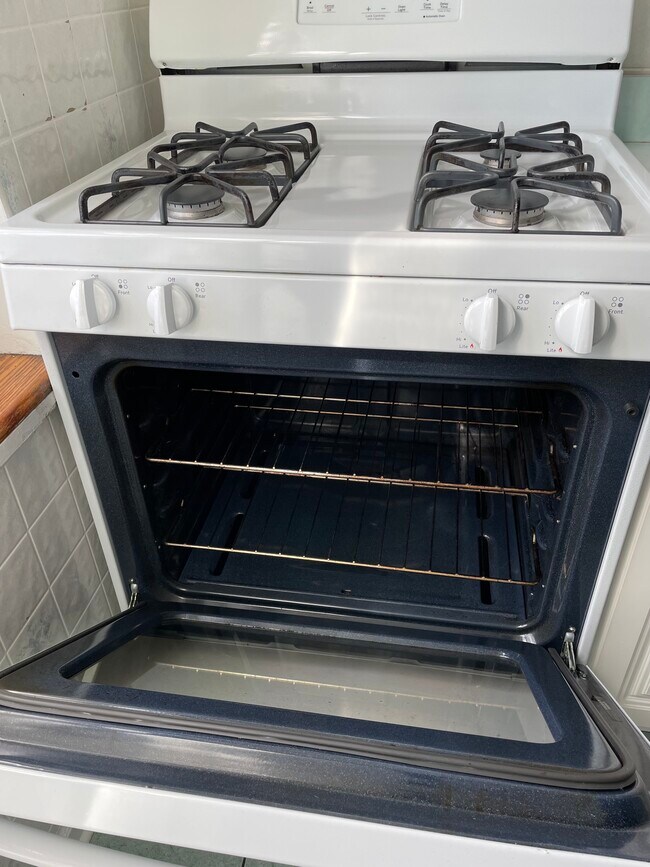 stove opened - 67-30 Dartmouth St