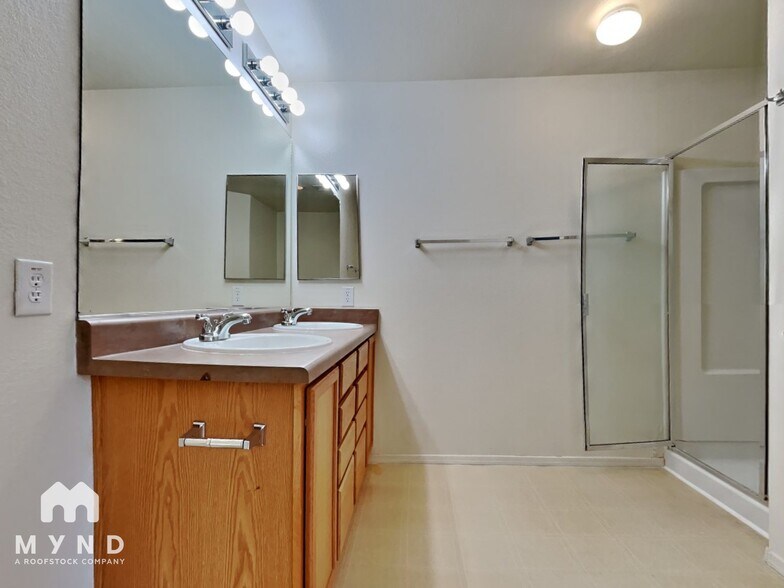 Building Photo - 4230 E Deer Dancer Way