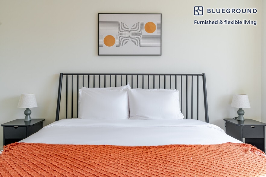 Building Photo - 4650 Washington Blvd