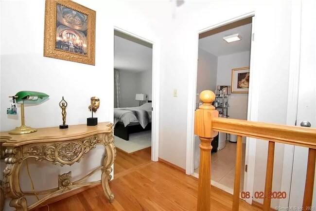 Building Photo - 6 Locust Cir