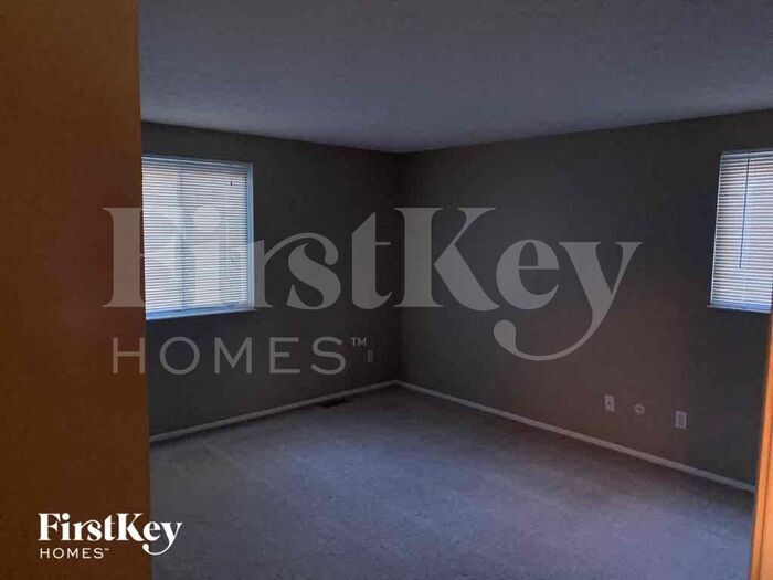 Building Photo - 815 Mcdonell Dr