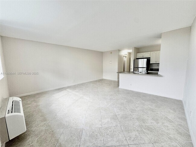 Building Photo - 2401 Riverside Dr