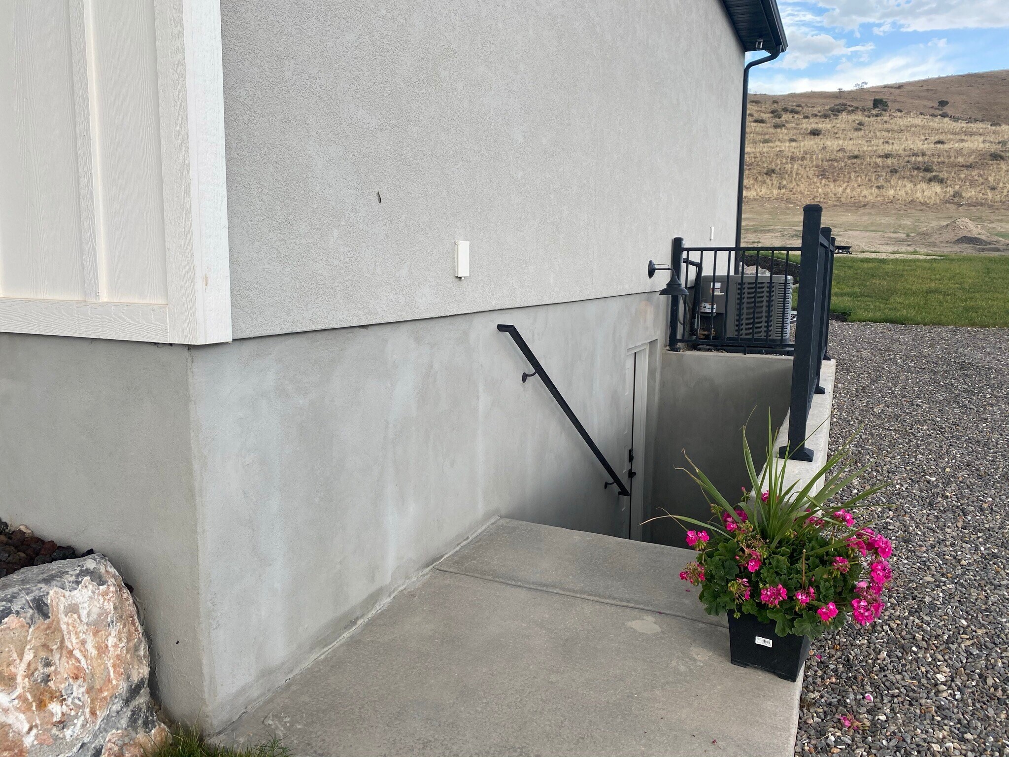 Building Photo - 6604 N Unity Way