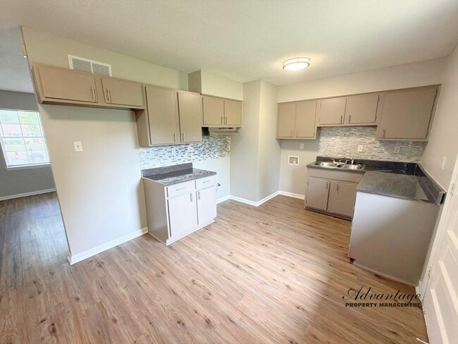 Building Photo - Very Nice Newly Renovated Home in Westwood