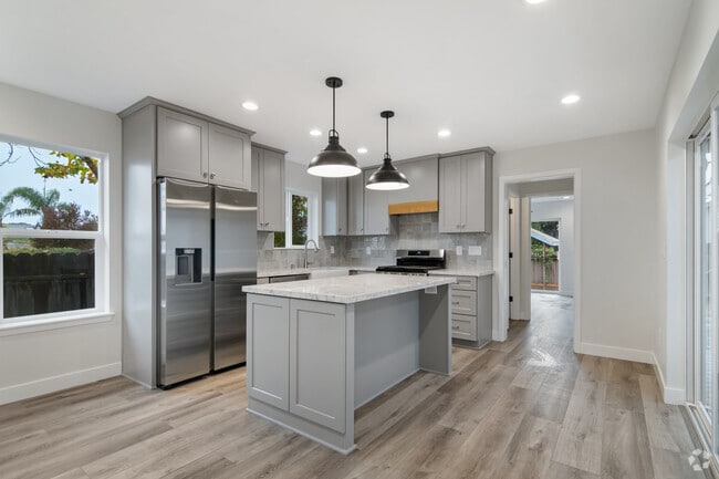 Building Photo - 724 Dodson Way