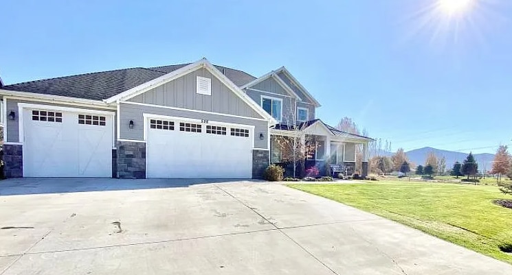 Primary Photo - 526 W Cascade Meadows Loop