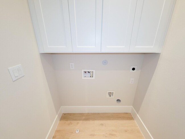 Building Photo - 5613 Leonard St