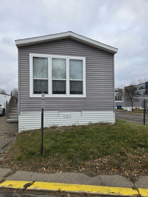 Primary Photo - 309 Bankers Dr