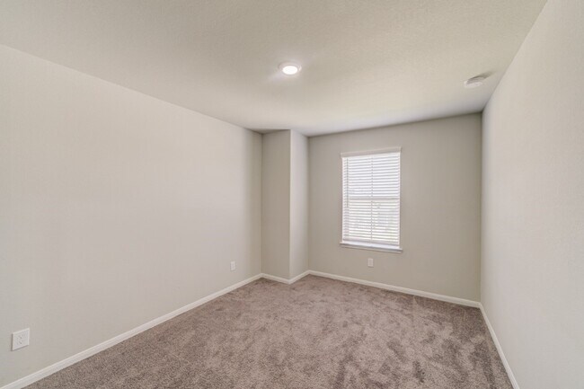 Building Photo - 4423 Sandhill Terrace Ln