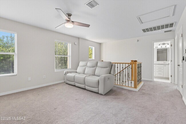 Building Photo - 2732 N Neruda Ln