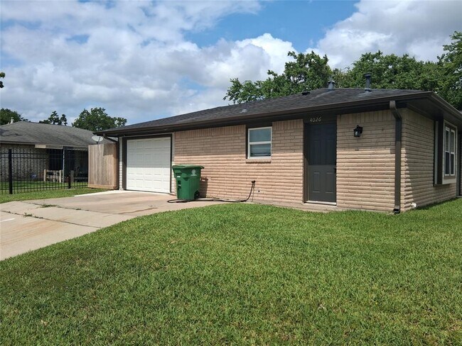 Building Photo - 4026 Simsbrook Dr