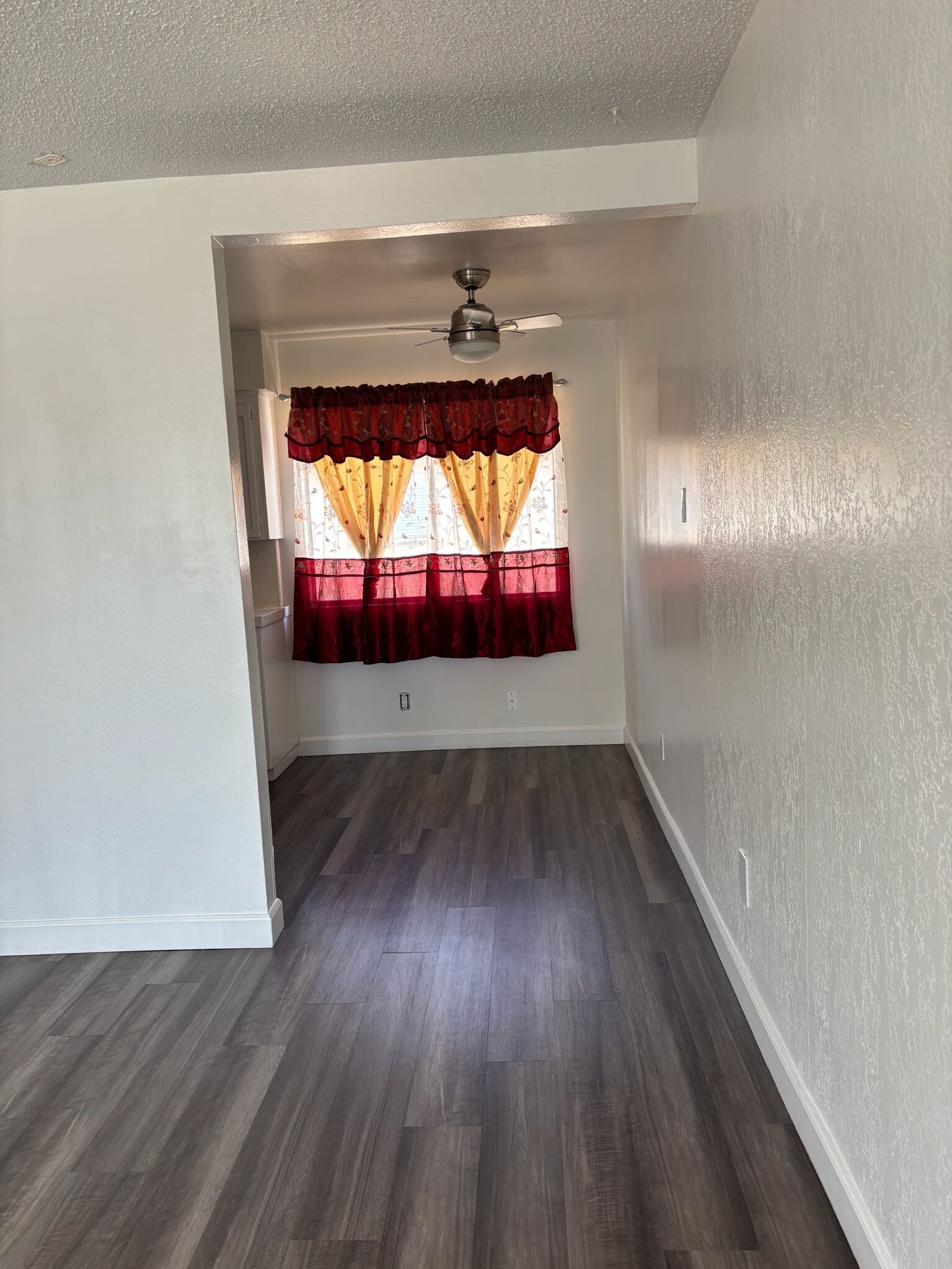 Building Photo - 3307 E Fairmont Ave