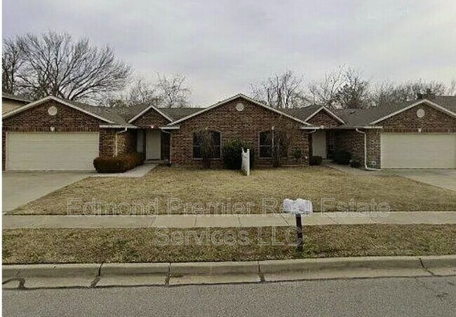 Building Photo - 213 Willow Branch Rd