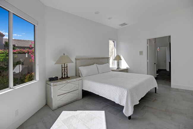 Building Photo - 189 White Horse Trail