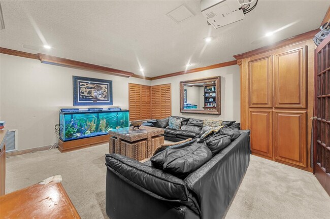 Building Photo - 10111 Vestal Ct