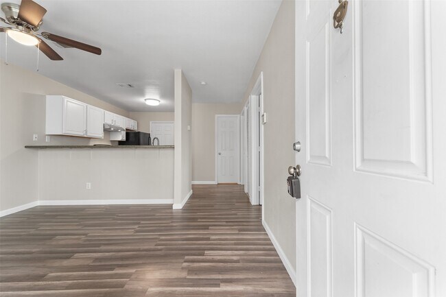 Building Photo - 516 Hollyhock st