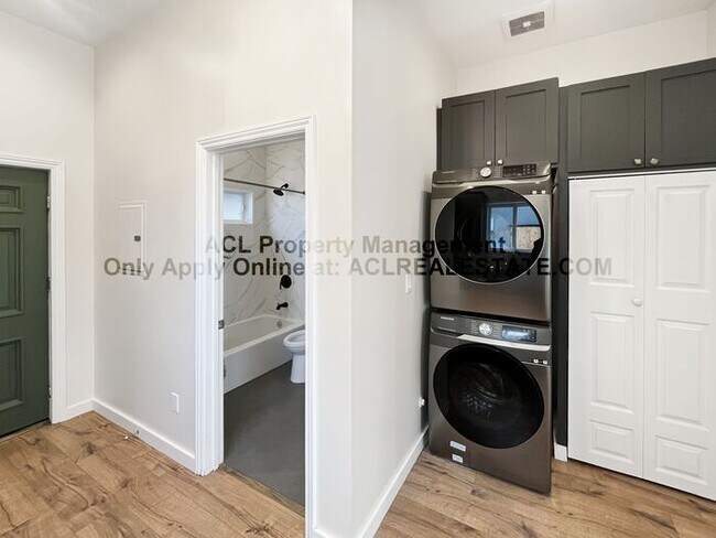 Building Photo - 2 Houses, 1 Price. Nicely Updated Single Family Home with ADU