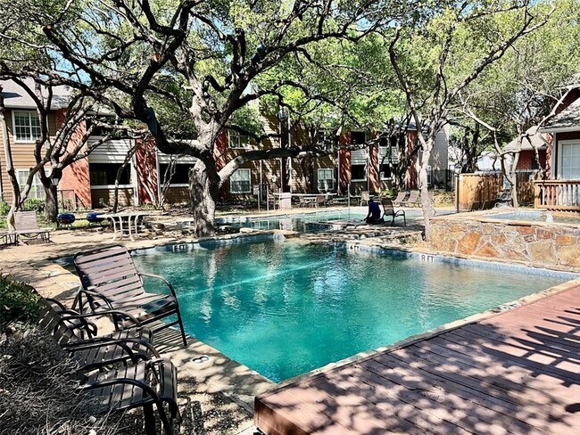 Building Photo - 3607 W Northgate Dr