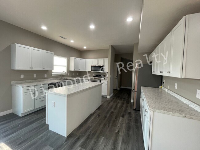 Building Photo - 2108 N 26th St