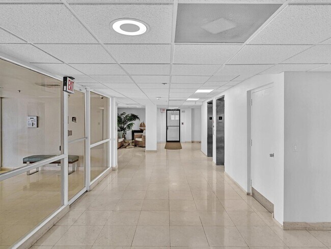 Building Photo - 4505 S Ocean Blvd
