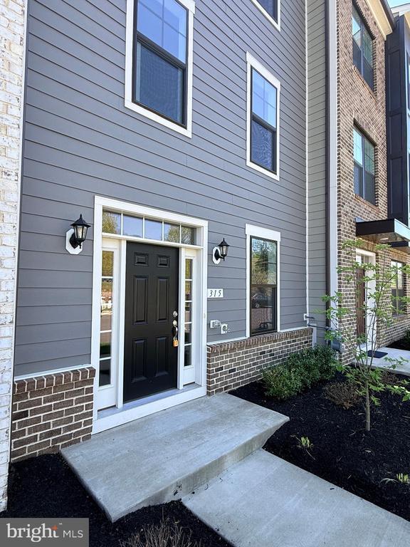 Building Photo - 315 Willis St