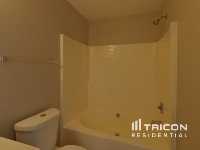 Building Photo - 2425 Reid Oaks Dr
