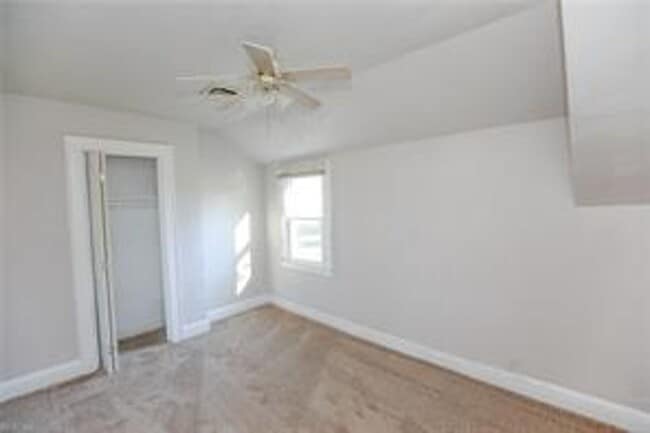 Building Photo - Cute bungalow rental in Cradock!