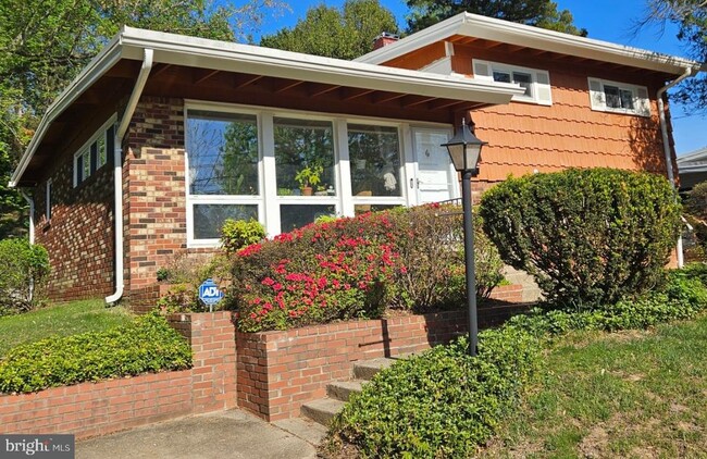 Primary Photo - 605 Twinbrook Pkwy
