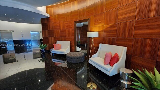 Building Photo - 3000 Coral Wy